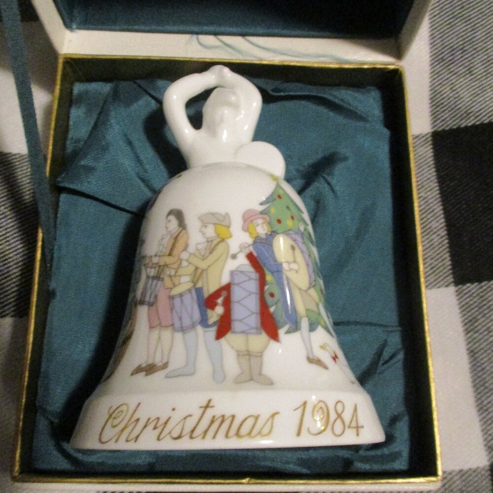 Rare 1984 NORITAKE BONE CHINA CHRISTMAS BELL  12 Drummers Drumming - Boxed